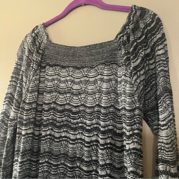 Maurices Black White Wavy Stripe Print Light Knit Sweater Tunic Top, Medium - Picture 4 of 10